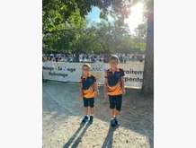 Logan et Neal au mondial de pétanque à Romans